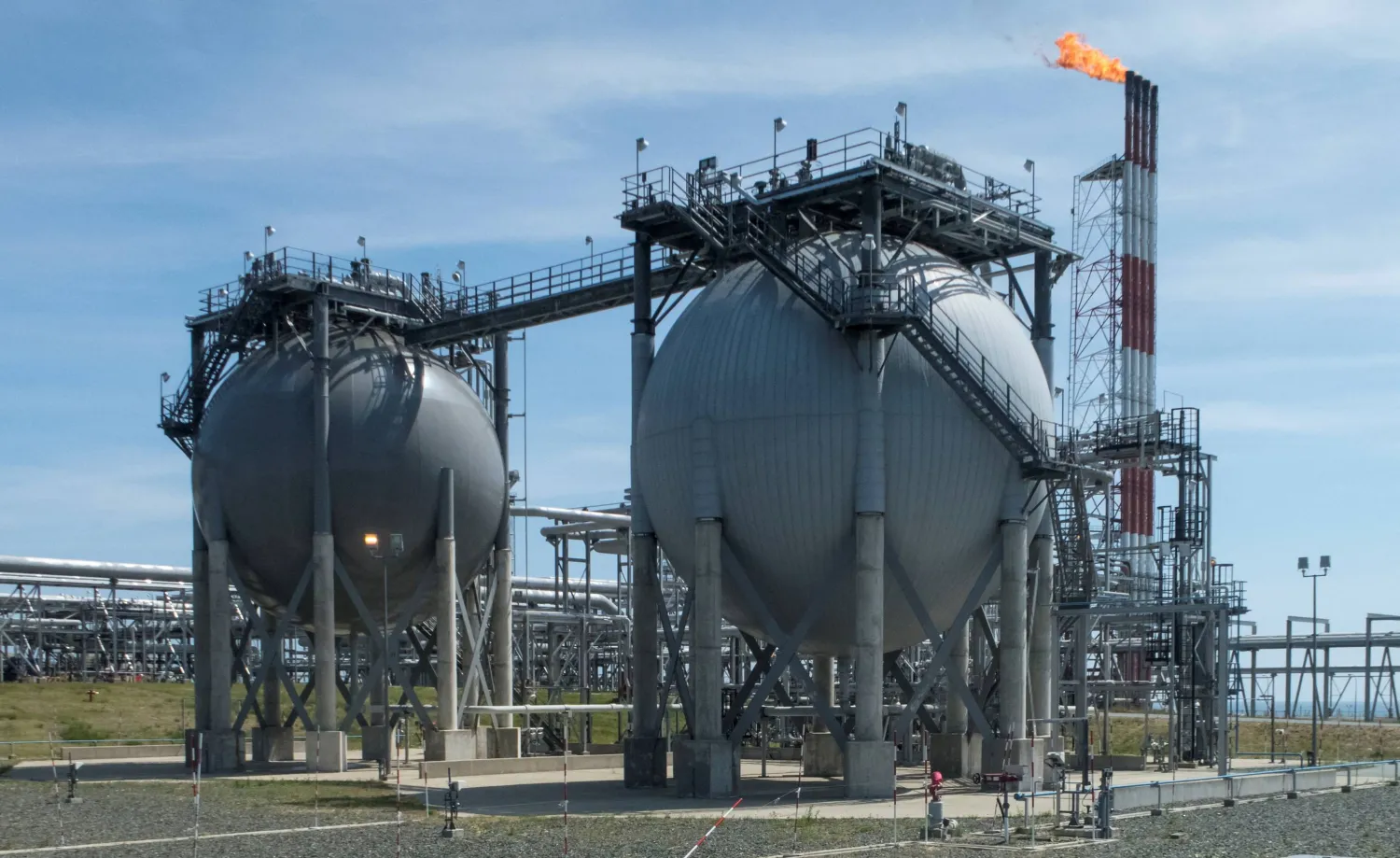 A general view of the liquefied natural gas plant operated by Sakhalin Energy at Prigorodnoye on the Pacific island of Sakhalin, Russia July 15, 2021. (Reuters) 