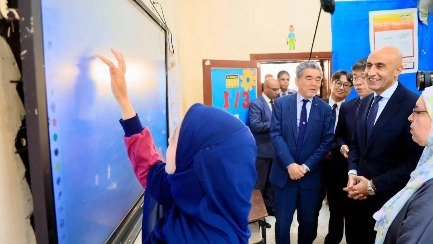 وزير التعليم المصري محمد عبد اللطيف يستعرض مع وفد ياباني إضافة مادة الثقافة المالية لطلاب البكالوريا (وزارة التربية والتعليم المصرية)