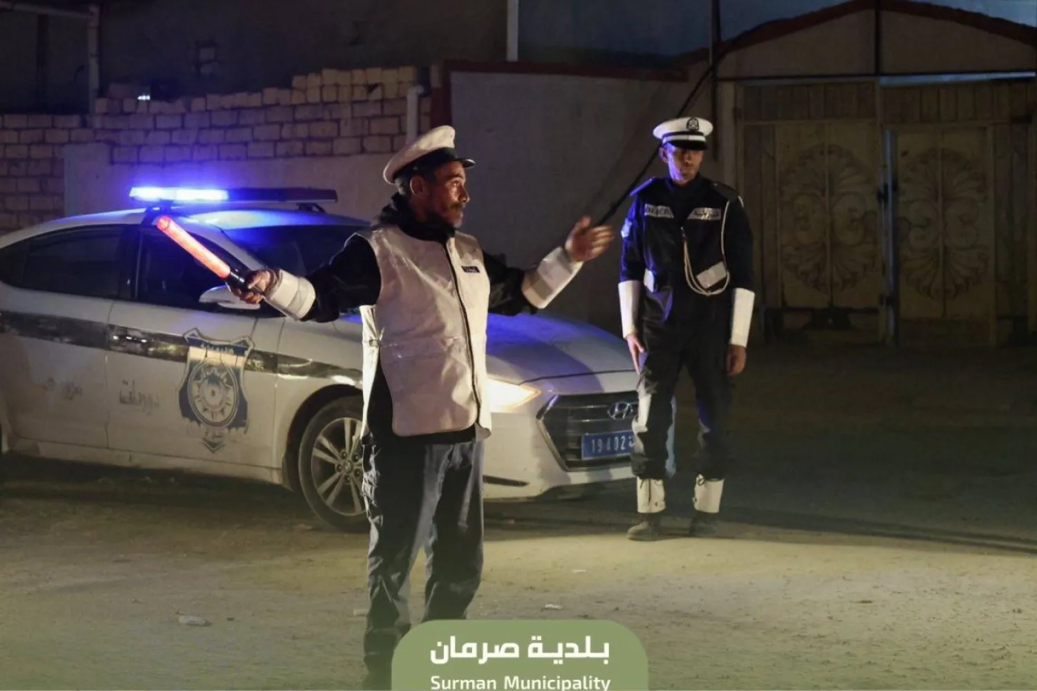 دورية للشرطة في أحد شوارع مدينة صرمان الليبية (بلدية صرمان)