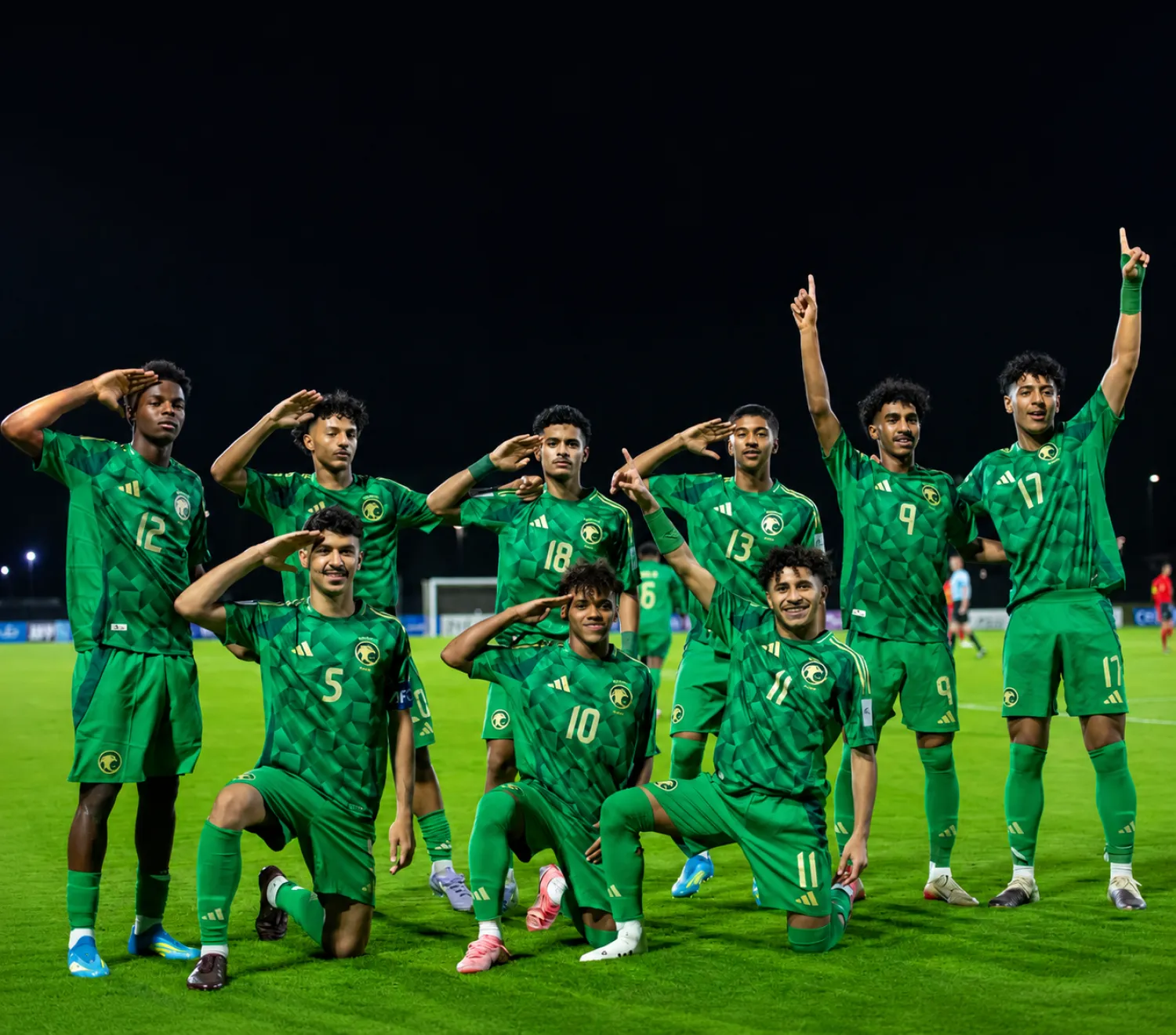 فرحة لاعبي المنتخب السعودي بالفوز (المنتخب السعودي)