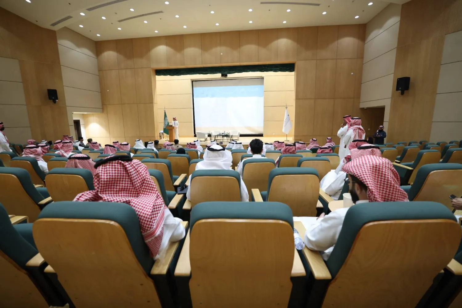 جانب من ورشة «عمل الأثر المناخي» بنسخته الثالثة التي عقدت في مقر مركز الأرصاد بجدة (الشرق الأوسط)