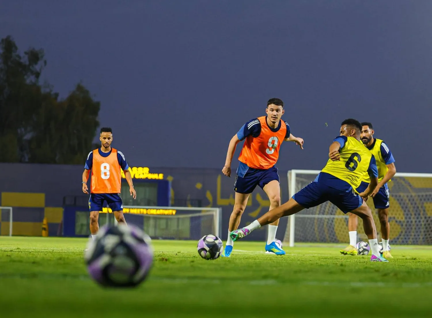 لاعبو النصر خلال تدريباتهم الأخيرة (موقع النادي)