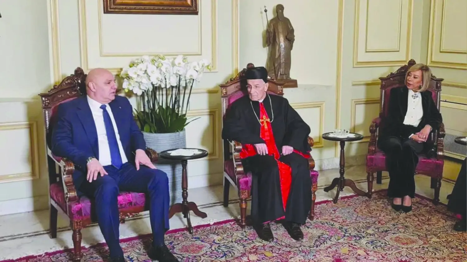الرئيس اللبناني العماد جوزيف عون ترافقه زوجته نعمت عون في لقاء البطريرك الراعي (أرشيفية - «الوطنية للإعلام»)