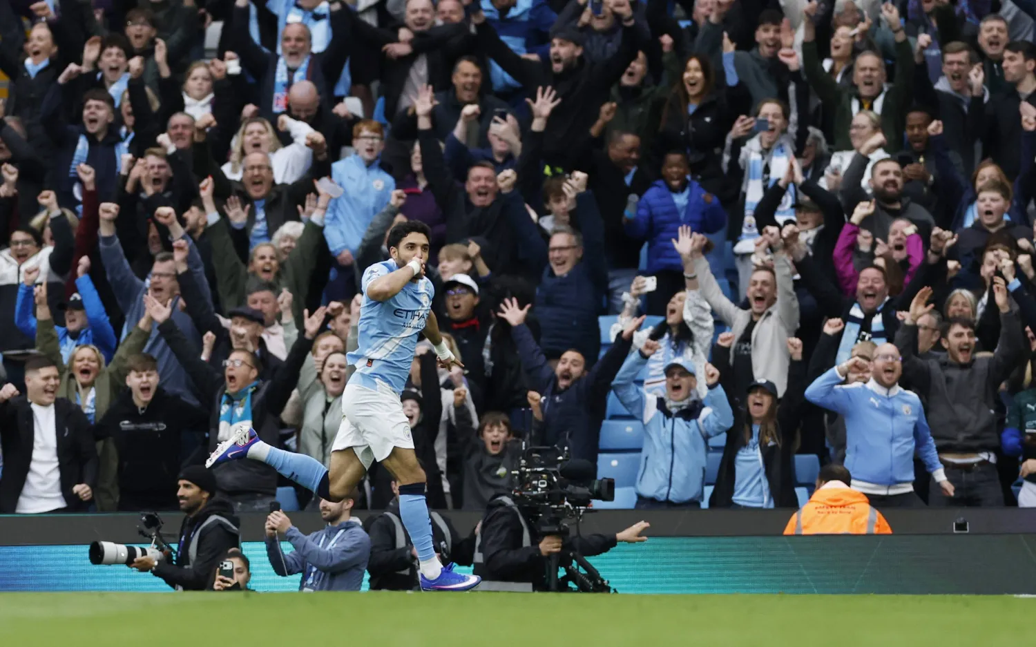 Football - Premier League - Manchester City v Brentford - Etihad Stadium, Manchester, Britain - May 9, 2026 Manchester City's Omar Marmoush celebrates scoring their third goal. (Action Images via Reuters)