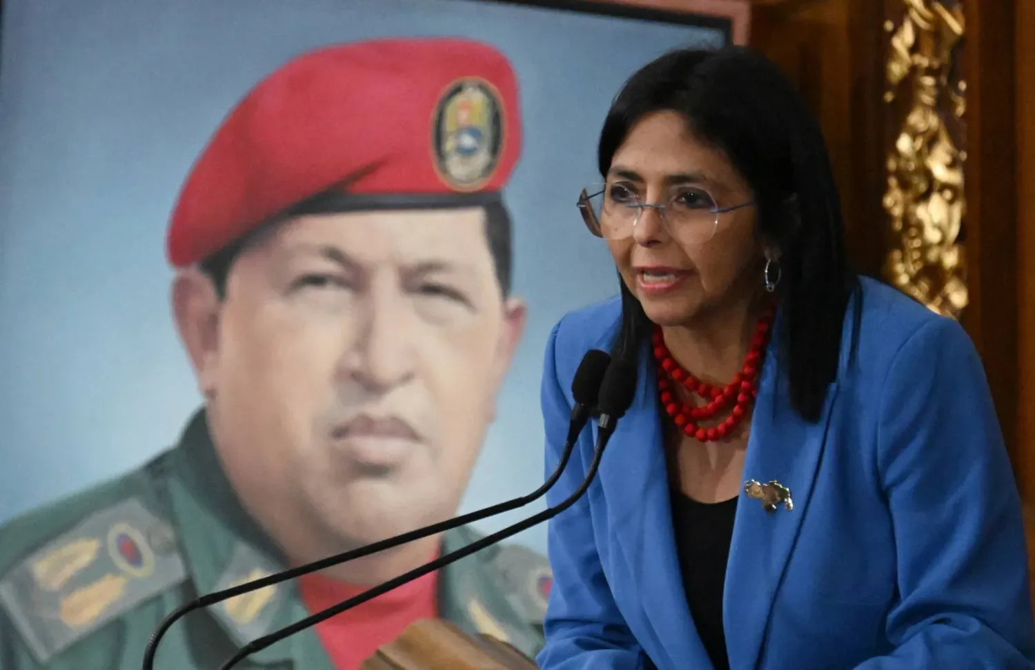 Venezuela'nın geçici Cumhurbaşkanı Delcy Rodriguez, 3 Ocak 2024'te parlamentoya hitap ederken (AFP)