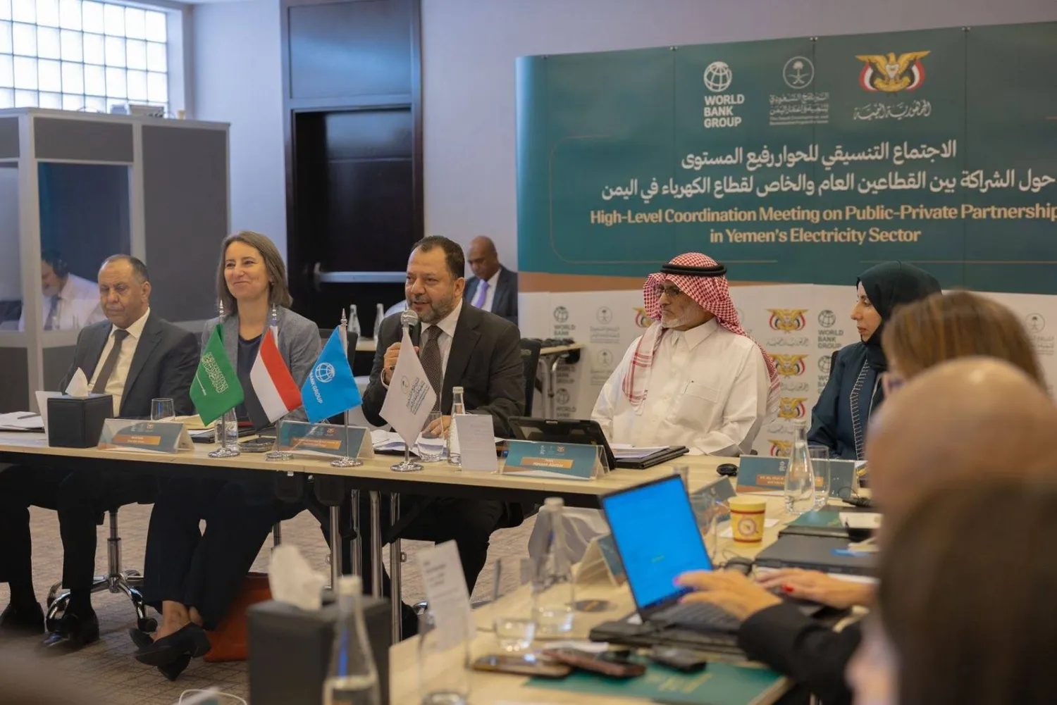 الحكومة اليمنية تسعى للشراكة مع القطاع الخاص لإنهاء معضلة نقص الكهرباء (إكس)