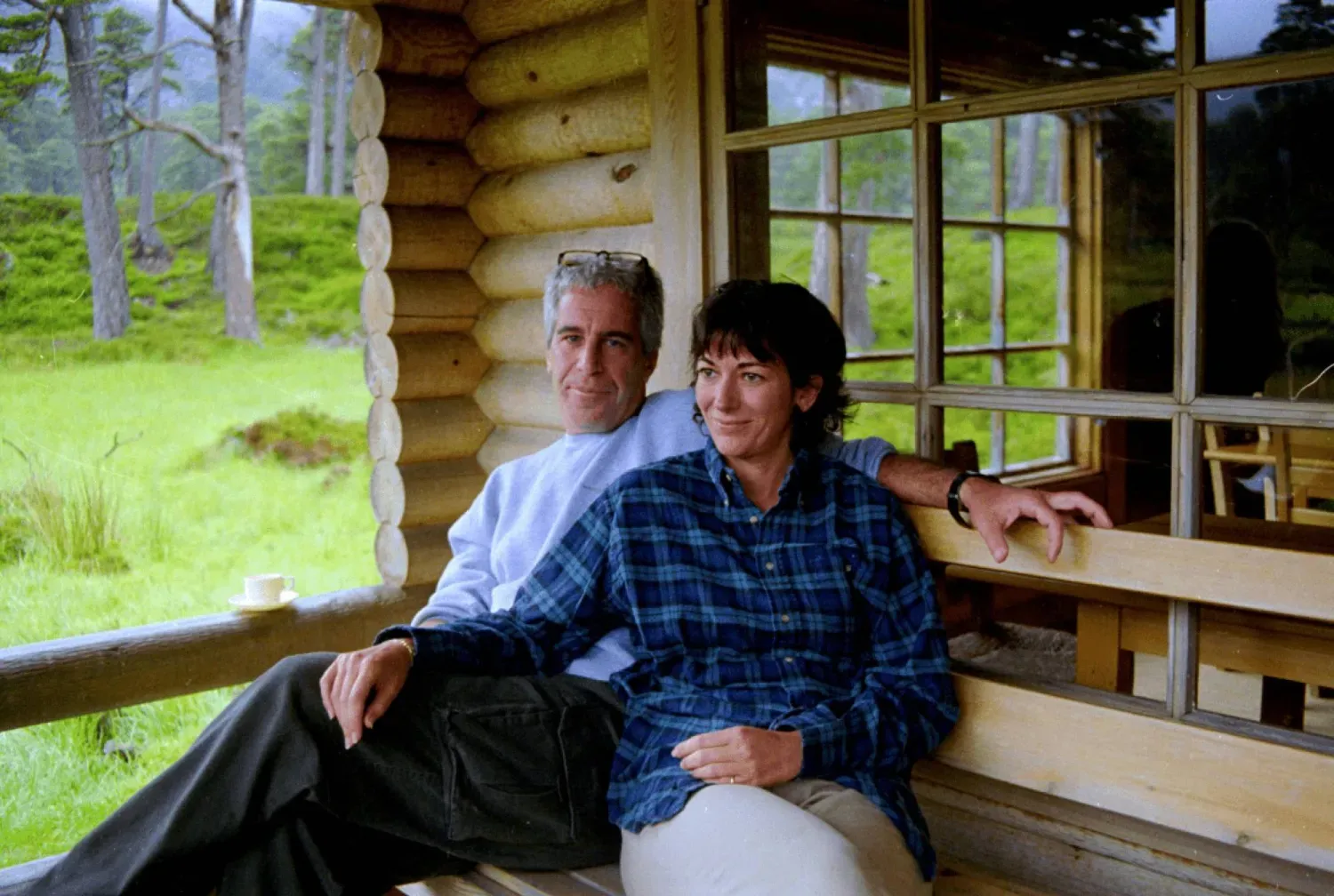 ABD Adalet Bakanlığı tarafından yayınlanan Jeffrey Epstein ve ortağı Ghislaine Maxwell'in fotoğrafı (ABD Adalet Bakanlığı- Reuters)