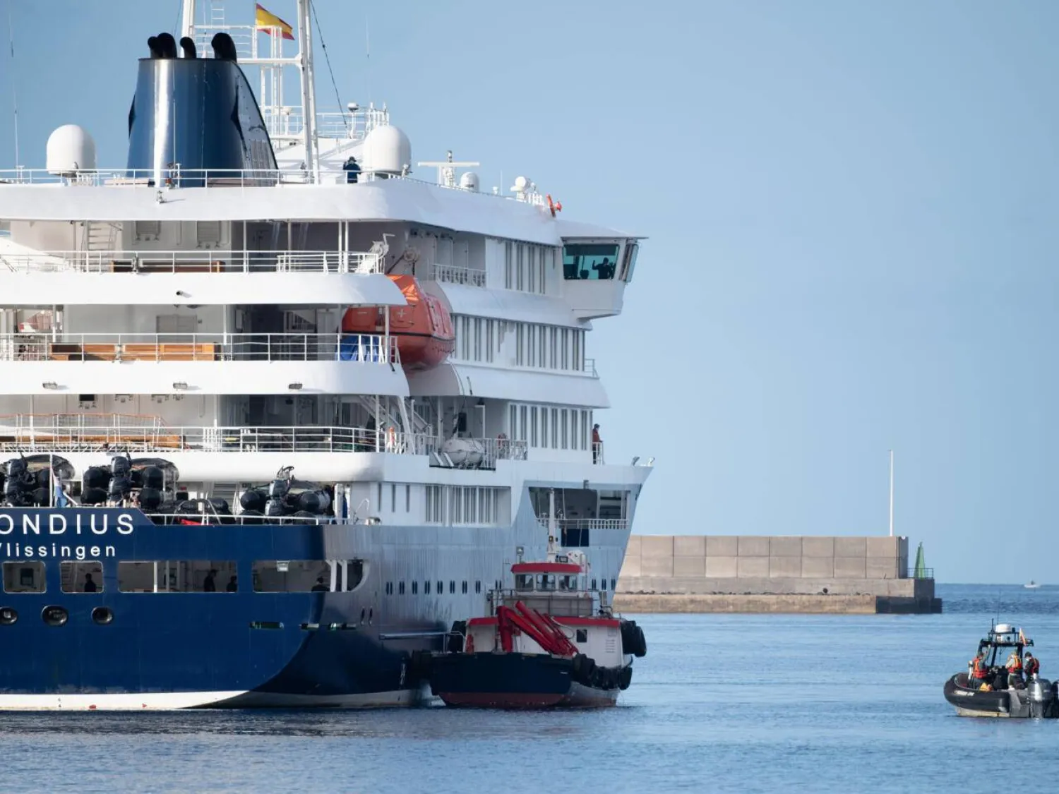 Six passengers who sailed on a hantavirus-affected cruise are set to fly to Australia in protective gear. JORGE GUERRERO / AFP/File
