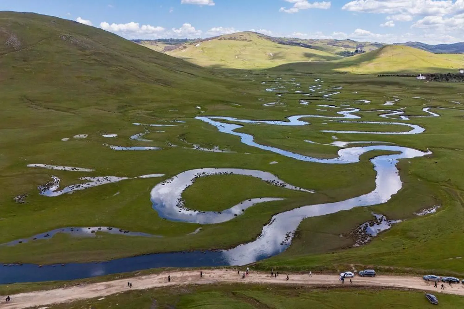 This aerial view shows protesters during a protest march against mining at the Aybasti Plateau in Ordu Province, northeastern Türkiye, on May 8, 2026. (AFP)