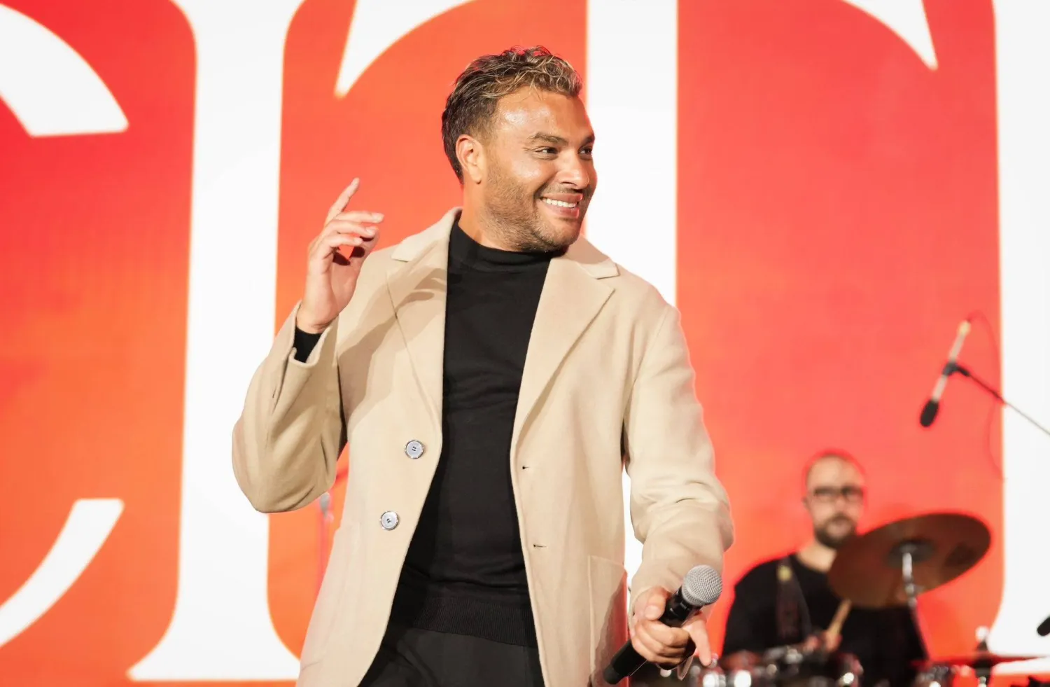 يؤكد رامي بأنه يعمل بكل طاقته ليصنع تاريخاً فنياً وترك بصمة في مجال الغناء (حسابه على {فيسبوك})