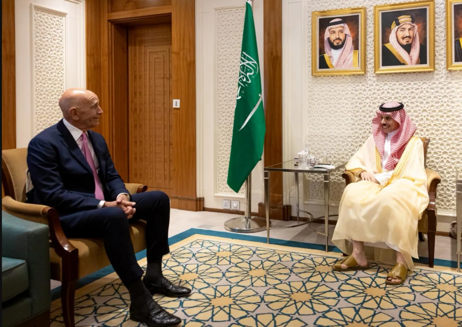 وزير الخارجية السعودي خلال استقباله في الرياض مبعوث الولايات المتحدة الأميركية إلى سوريا توم براك (واس)