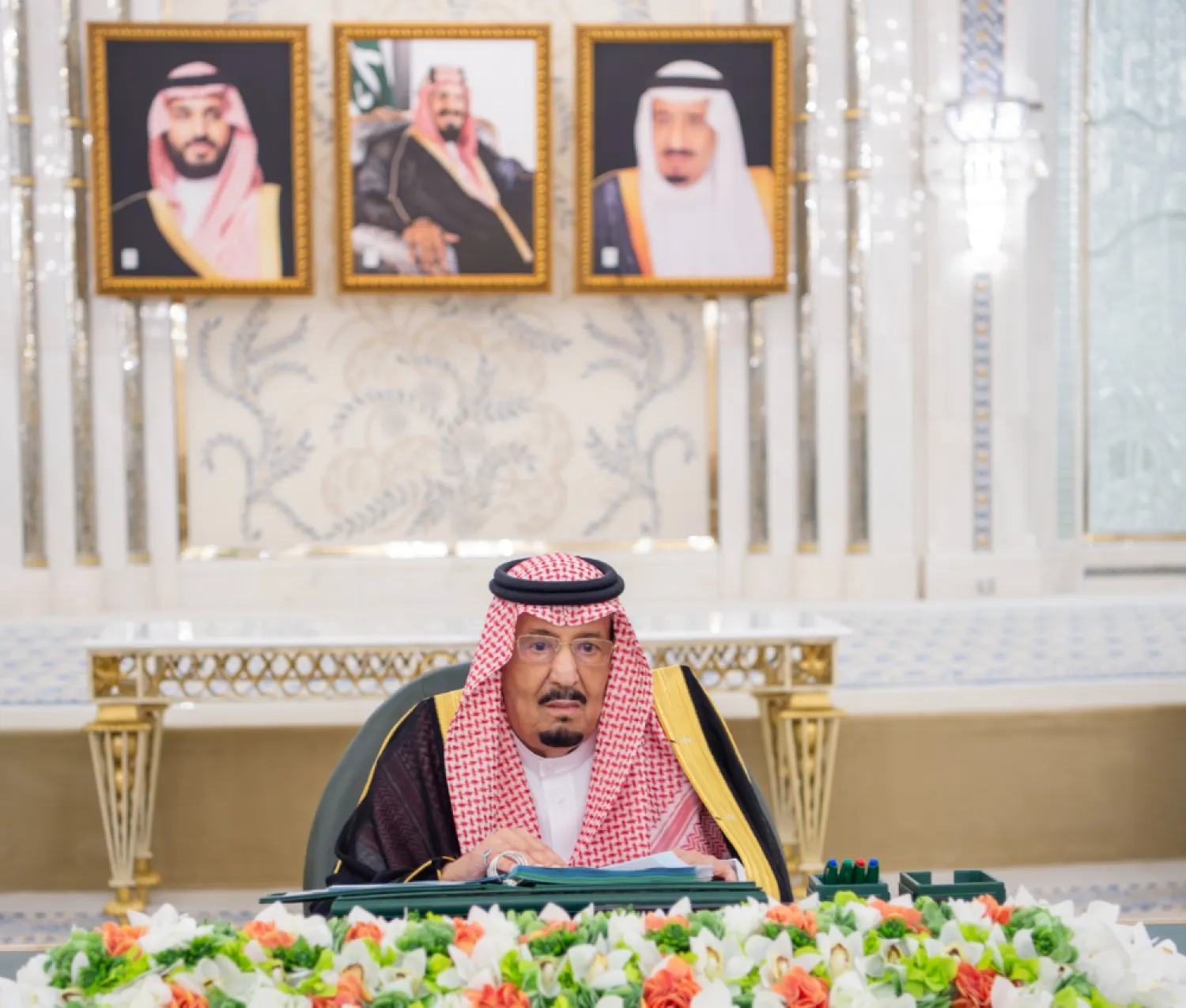 Custodian of the Two Holy Mosques King Salman bin Abdulaziz Al Saud chairs the Cabinet meeting in Jeddah. (SPA)