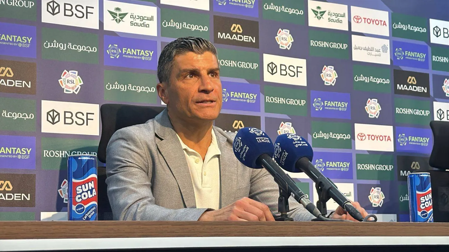 البرتغالي بيدرو إيمانويل المدير الفني لفريق الفيحاء (الشرق الأوسط) 