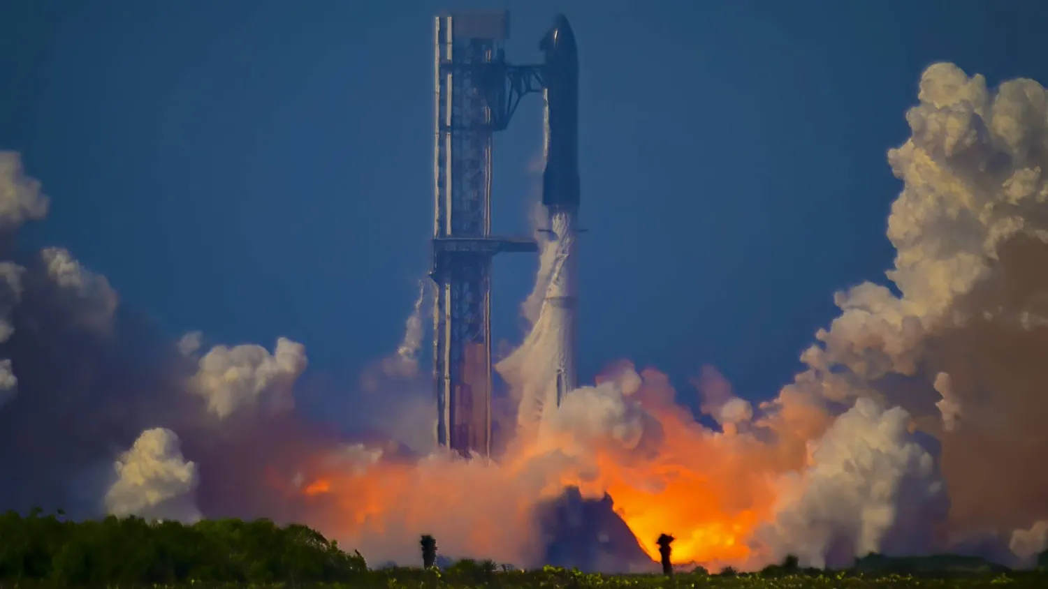 22 May 2026, US, Starbase: A new version of the SpaceX Starship rocket launches from Starbase in Texas. Photo: Charles Briggs/ZUMA Press Wire/dpa