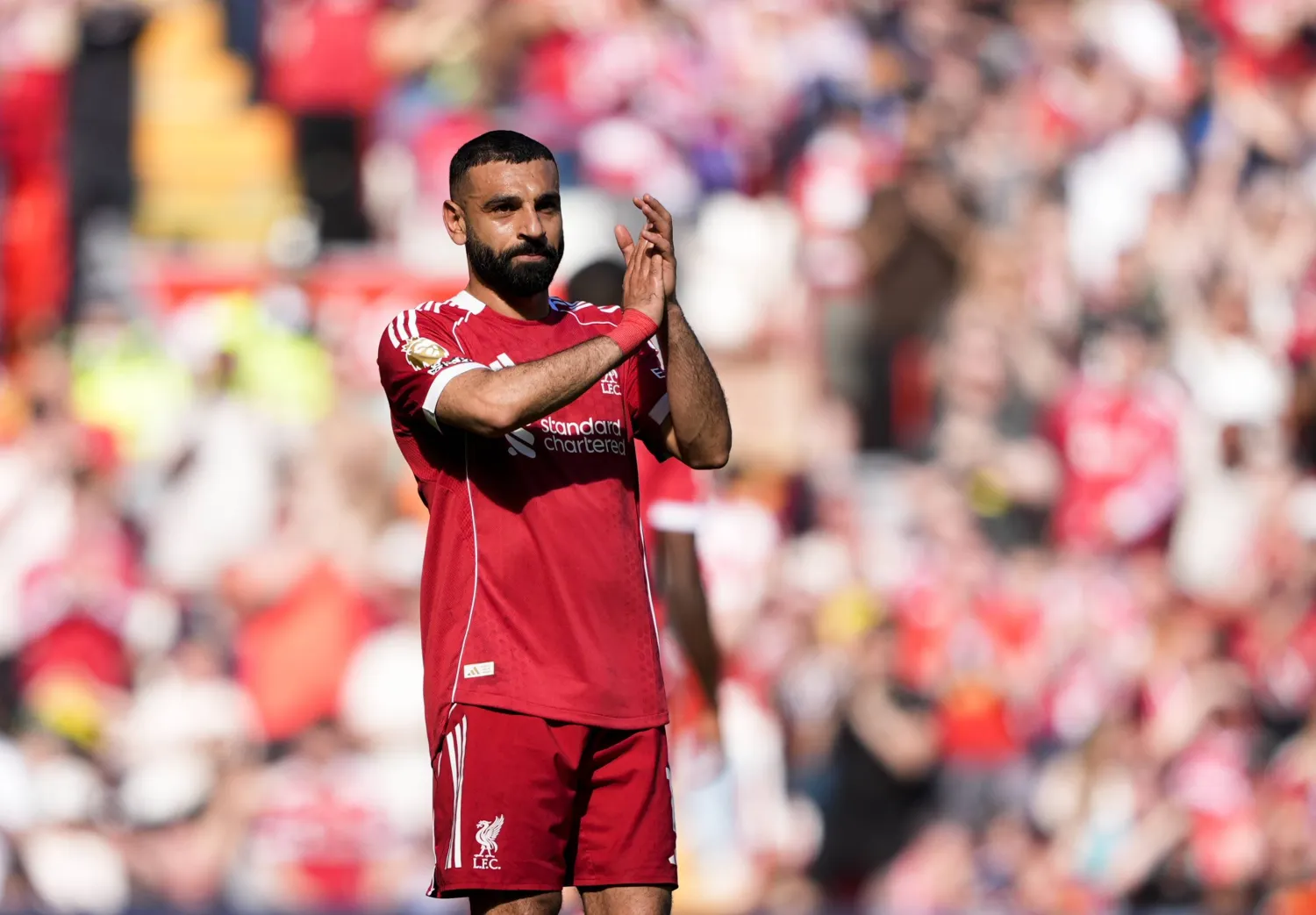 25 April 2026, United Kingdom, Liverpool: Liverpool's Mohamed Salah applauds the fans as he is substituted during the English Premier League soccer match between Liverpool and Crystal Palace at Anfield. Photo: Peter Byrne/PA Wire/dpa