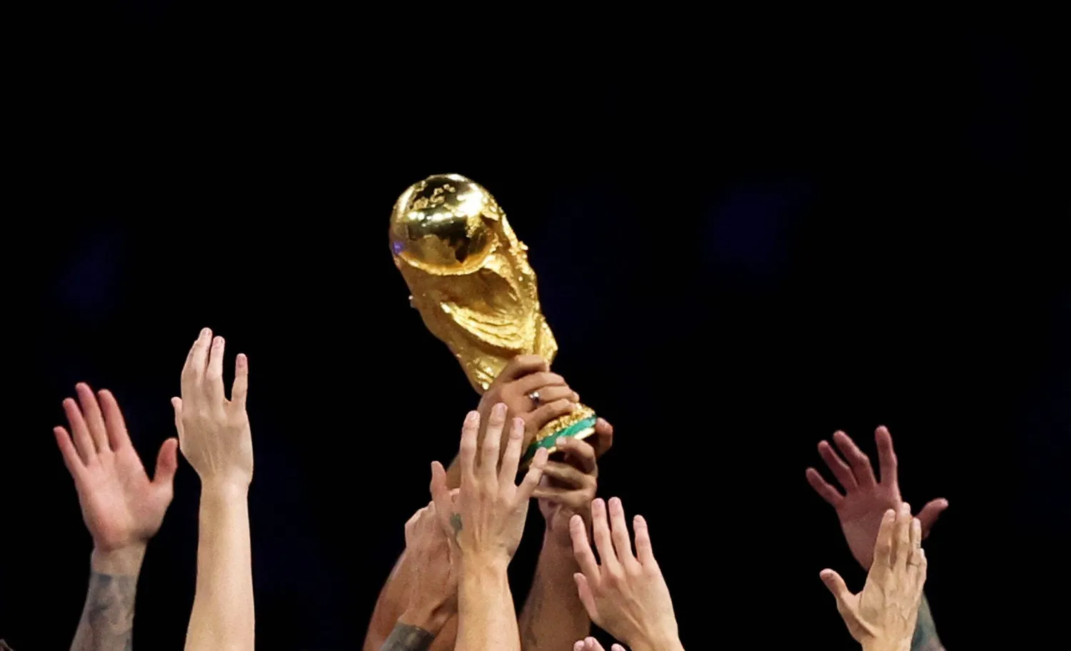 كأس العالم (رويترز)