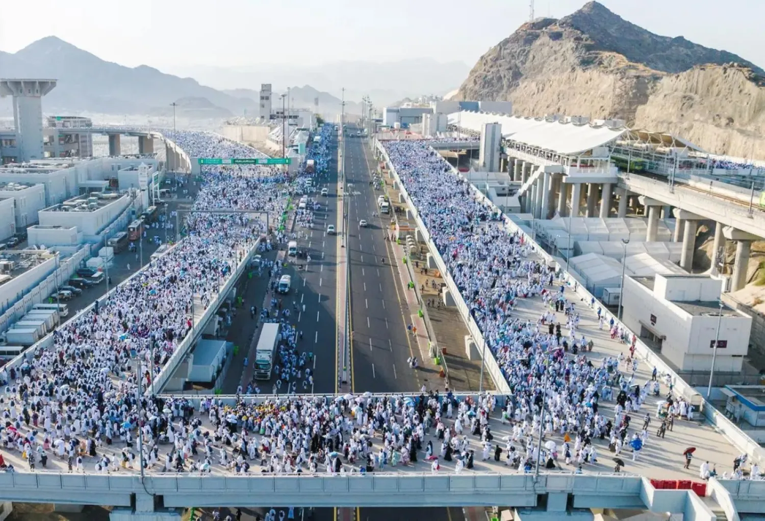 يكتمل وصول حجاج بيت الله الحرام الاثنين الموافق الثامن من شهر ذي الحجة إلى مشعر منى لقضاء يوم التروية (واس)