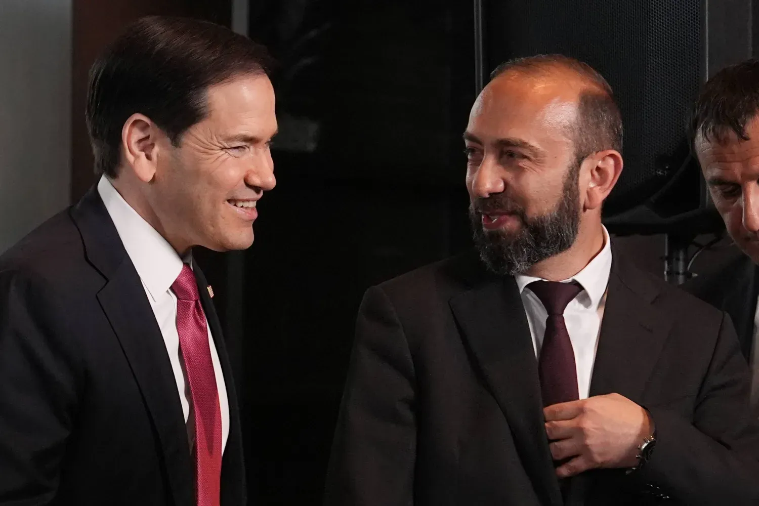 Erivan’da ABD ve Ermenistan dışişleri bakanları arasındaki görüşmeden, 26 Mayıs 2026 (AP)