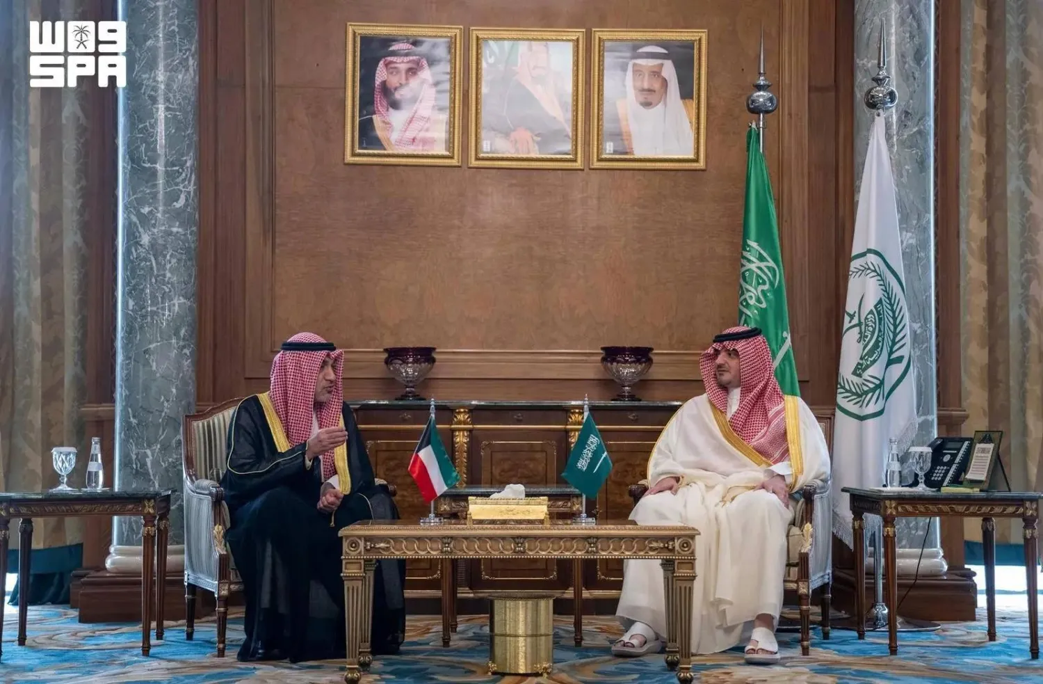 Saudi Minister of Interior and Chairman of the Supreme Hajj Committee Prince Abdulaziz bin Saud bin Naif bin Abdulaziz meets with Kuwait’s First Deputy Prime Minister and Minister of Interior Sheikh Fahad Yousef Saud Al-Sabah in Makkah on Wednesday. (SPA)
