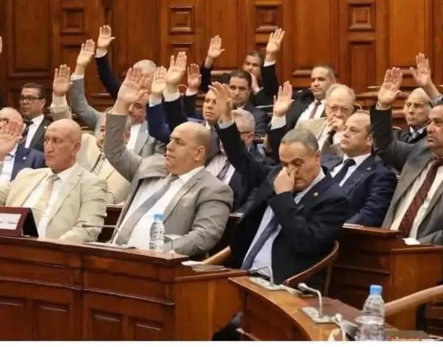 من جلسة سابقة لمصادقة النواب على قانون الانتخابات (البرلمان)