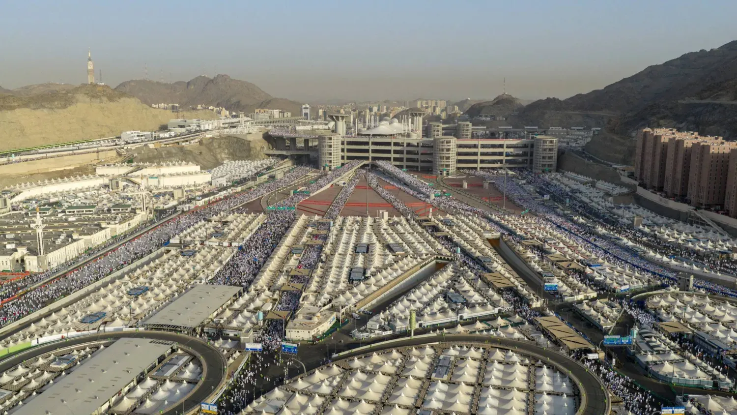Suudi Arabistan'ın Mina kentinde yıllık Hac ibadeti sırasında Müslüman hacılar- 27 Mayıs 2026 (Reuters)