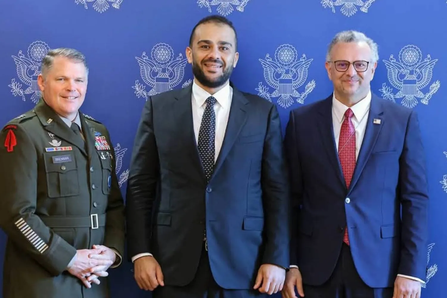 Abdusselam ez-Zobi, Massad Boulos ve AFRICOM Komutan Yardımcısı Korgeneral John W. Brennan ile birlikte (Ulusal Birlik Hükümeti'nin resmi sayfası)