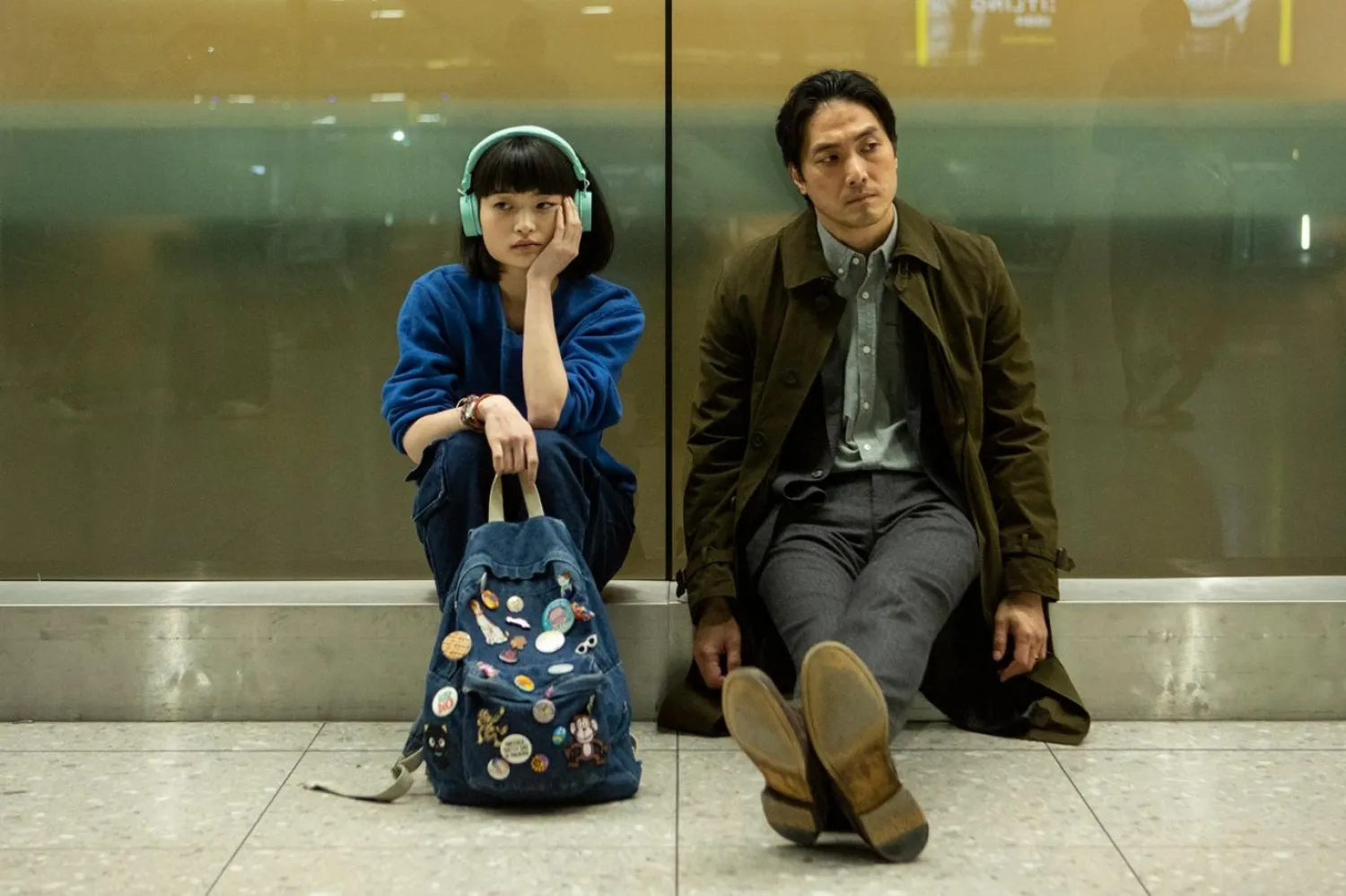 Shōgun yıldızı Takehiro Hira (sağda) ve Aoi Okuyama'yı buluşturan 8 bölümlük Giri/Haji aile, suç ve ahlaki ikilemleri merkeze alıyor (Netflix)