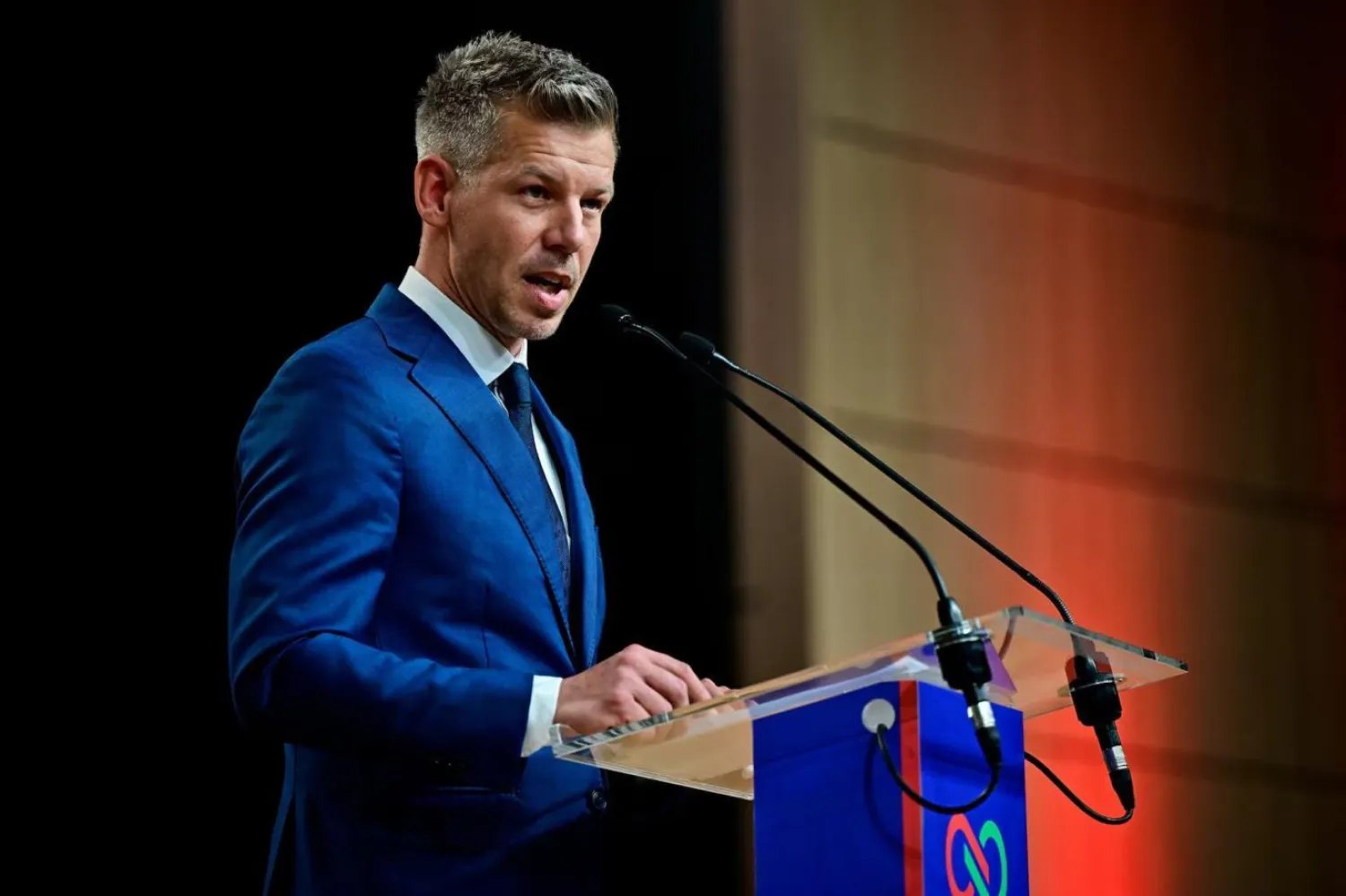 Merkez sağcu Peter Magyar yönetimi, ülkeye yeni yatırımlar çekmeyi de planlıyor (Reuters)
