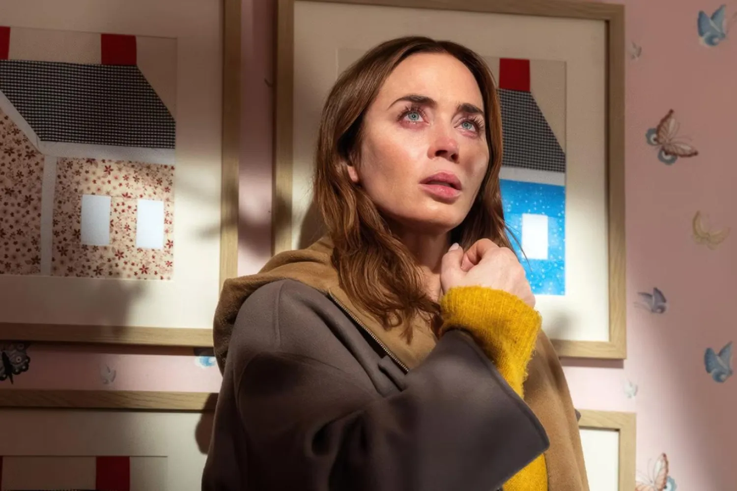 İfşa Günü'nde bir hava durumu sunucusunu canlandıran 43 yaşındaki Britanyalı oyuncu Emily Blunt, Sessiz Bir Yer (A Quiet Place) ve Şeytan Marka Giyer (The Devil Wears Prada) serilerinin yanı sıra Sicario gibi yapımlarla da tanınıyor (Universal)