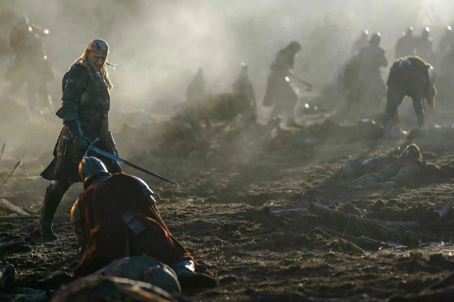 Doctor Who rolüyle de tanınan 43 yaşındaki Matt Smith (solda), House of the Dragon'da Prens Daemon Targaryen karakterini canlandırıyor (HBO)