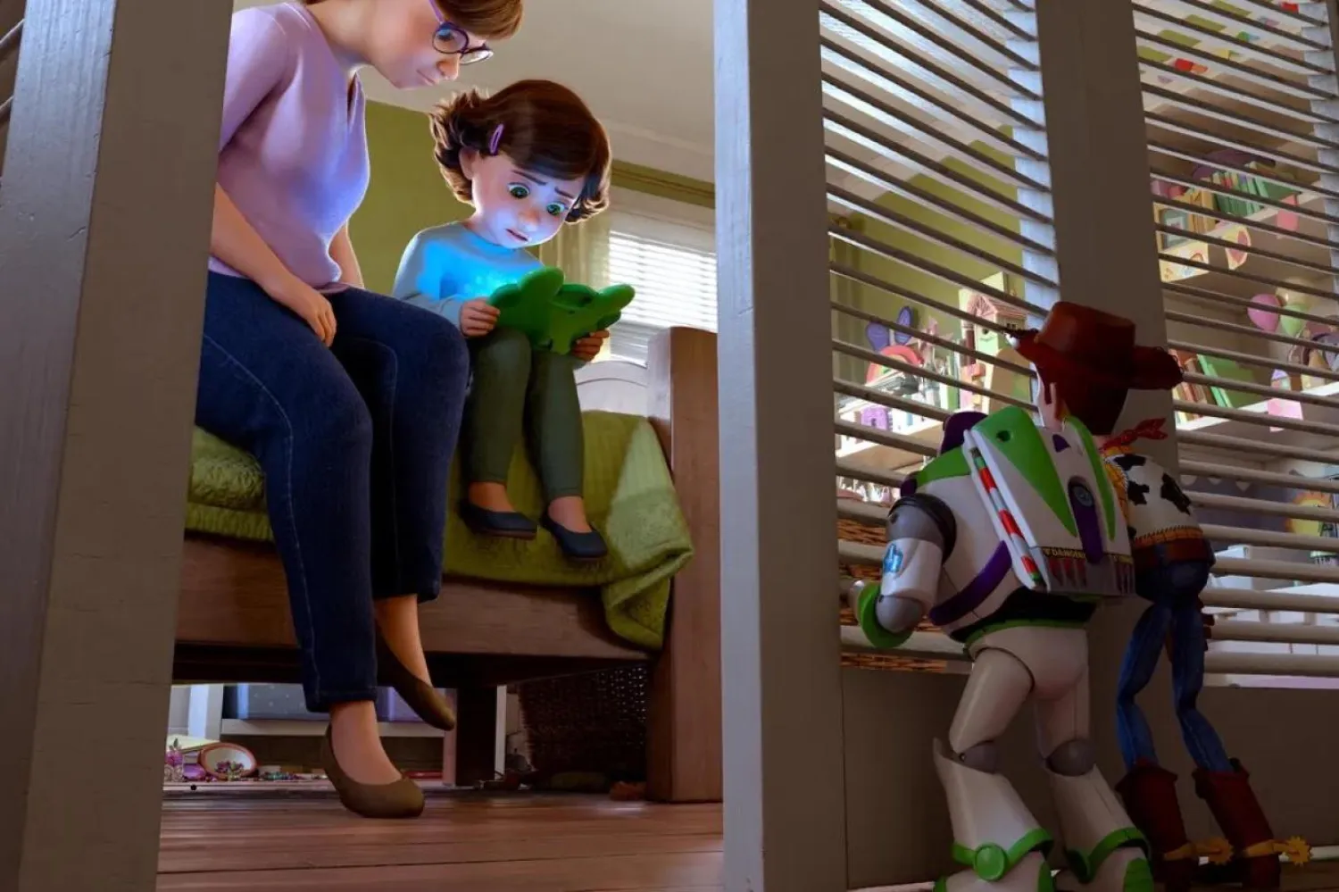 Oyuncak Hikayesi serisinin 5. halkası, Buzz, Woody, Jessie'nin başını çektiği oyuncakların, günümüz çocuklarının elinden düşürmediği elektronik aletlerle karşı karşıya gelmesini anlatıyor (Walt Disney Studios Motion Pictures)