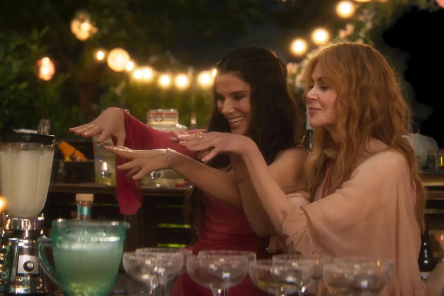 Sandra Bullock ve Nicole Kidman'ın başrolü paylaştığı, Susanne Bier yönetmenliğindeki Aşkın Büyüsü 2, teyzeleri tarafından büyütülen Owens kardeşlerin fantastik hikayesini anlatıyor (Warner Bros. Pictures)