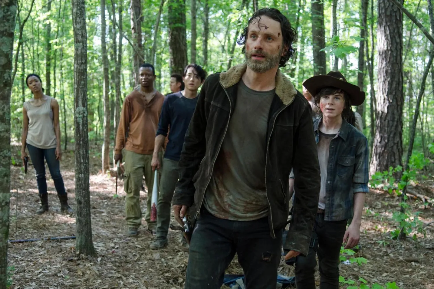 2010–2022'de 11 sezon süren The Walking Dead, dünya çapında aniden yayılan ve insanları zombiye dönüştüren gizemli bir virüs salgınının sonrasını konu alıyordu (AMC)