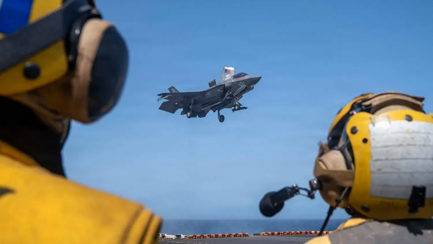 Batı Denizi'nde bir ABD uçak gemisinden F-35 savaş uçağı kalkış yapıyor (CENTCOM)