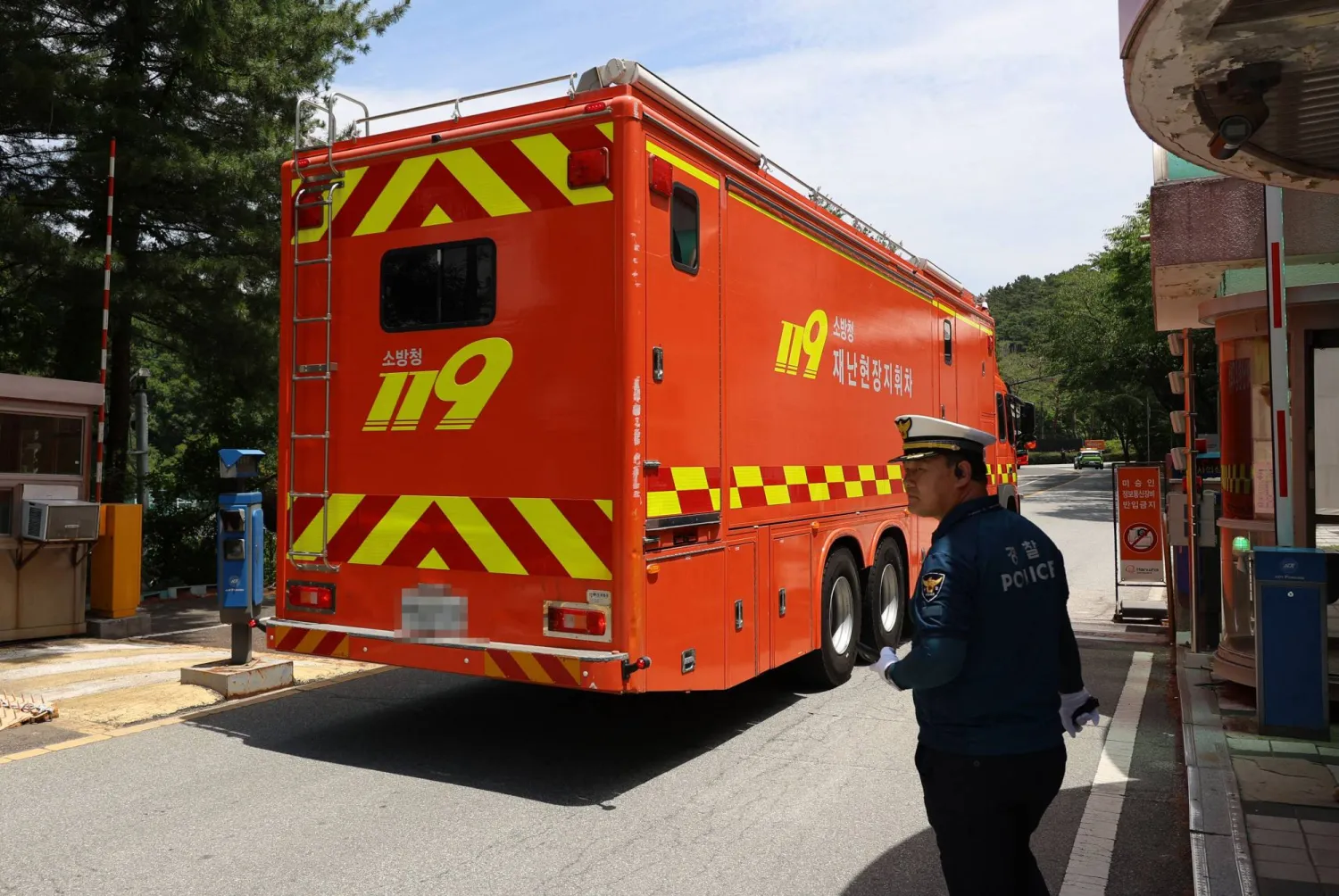 A vehicle of the National Fire Agency enters the main gate at the Hanwha Aerospace plant in Daejeon on June 1, 2026, after a reported explosion. (Yonhap / AFP) 