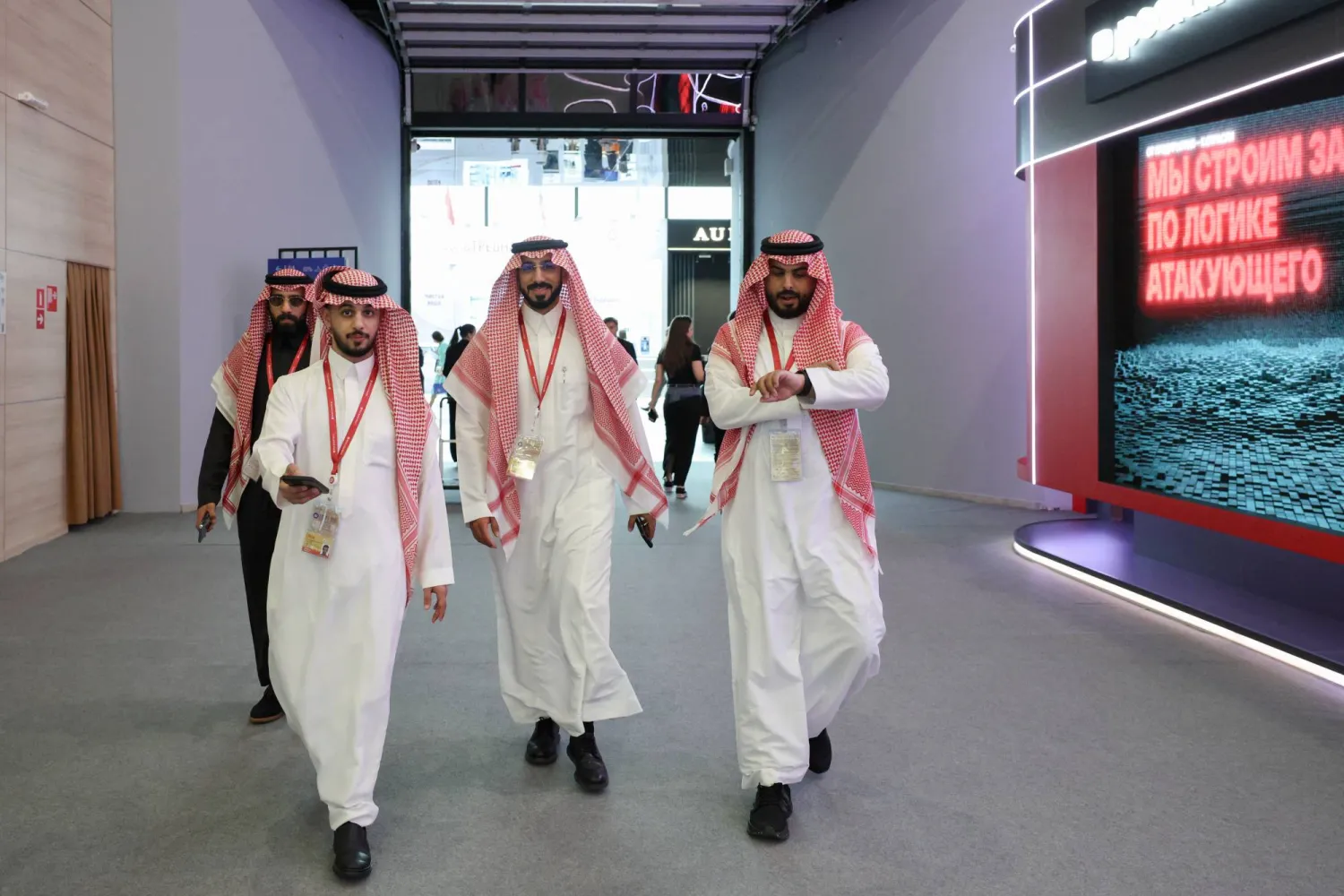 مشاركون سعوديون في منتدى سانت بطرسبورغ الاقتصادي الدولي (المنتدى)