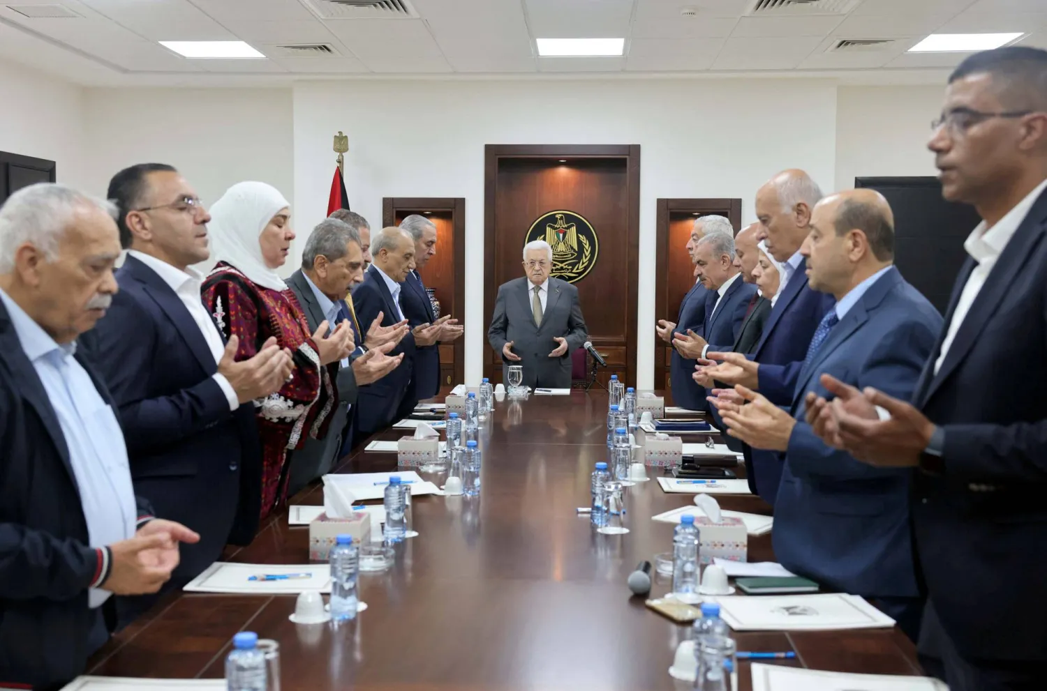 عباس يترأس اجتماع اللجنة المركزية الجديدة لحركة «فتح» (رويترز)