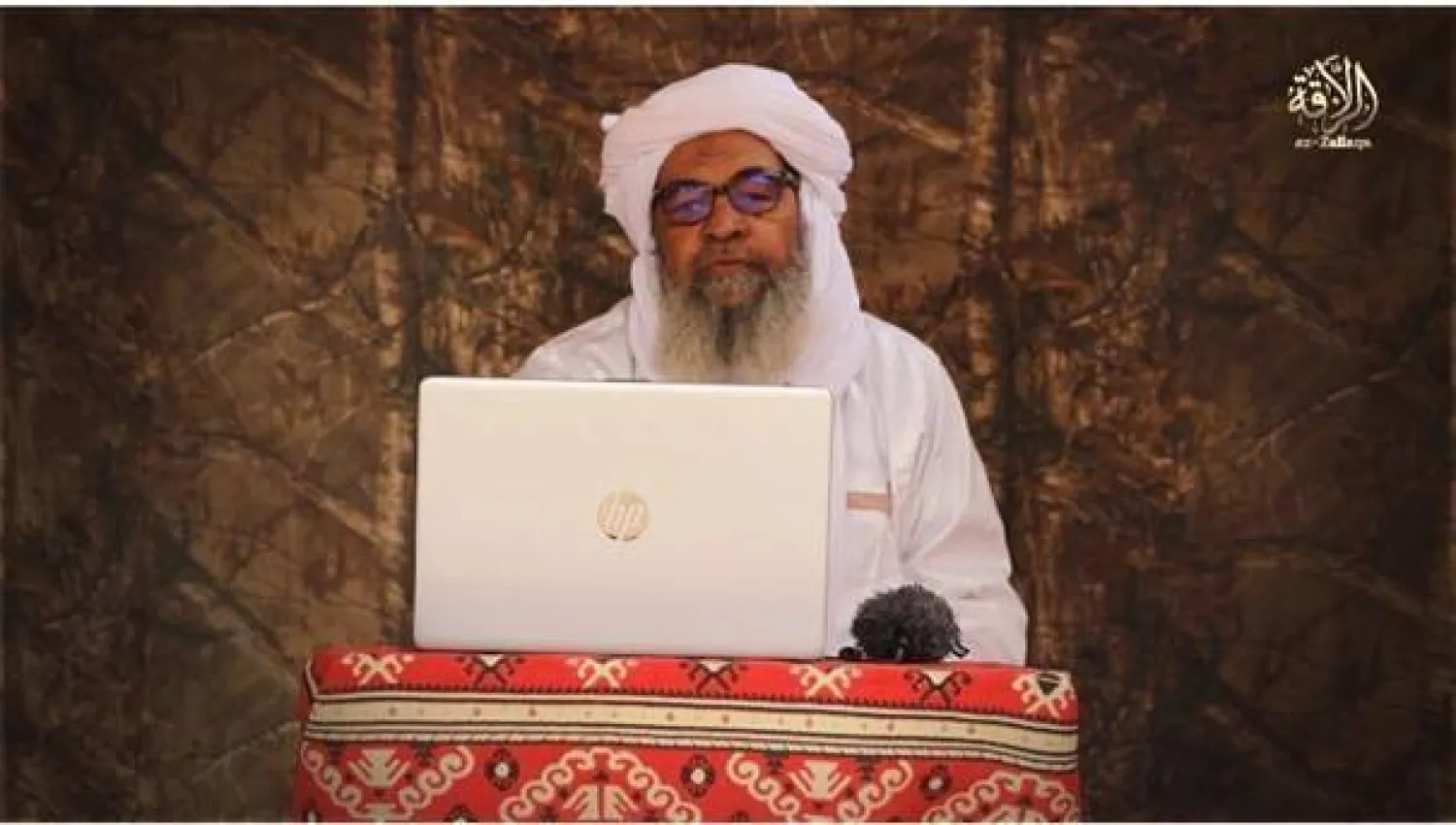 إياد أغ غالي في آخر ظهور له حين توعد بهزيمة مالي وبوركينا فاسو والنيجر وحلفائهم الروس (متداولة)