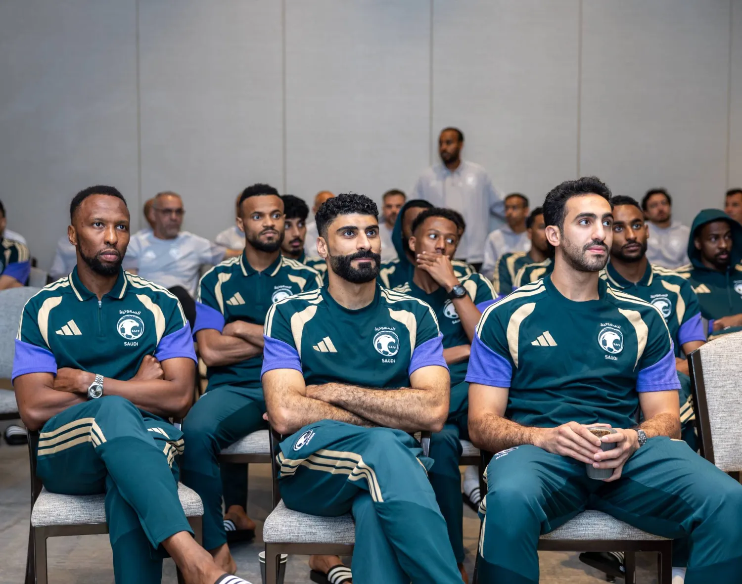لاعبو الأخضر خلال ورشة العمل (المنتخب السعودي) 