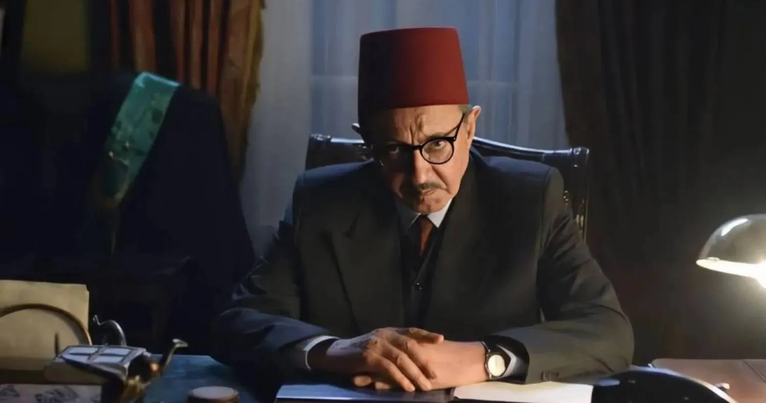 الفنان عبد العزيز مخيون في لقطة من أحد أعماله (حسابه بموقع فيسبوك)