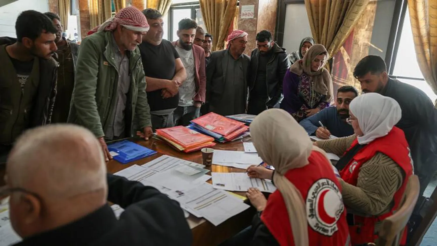 مديرية الشؤون المدنية في حلب تستقبل طلبات الحصول على الجنسية السورية من المكون الكردي مايو الماضي (أناضول)