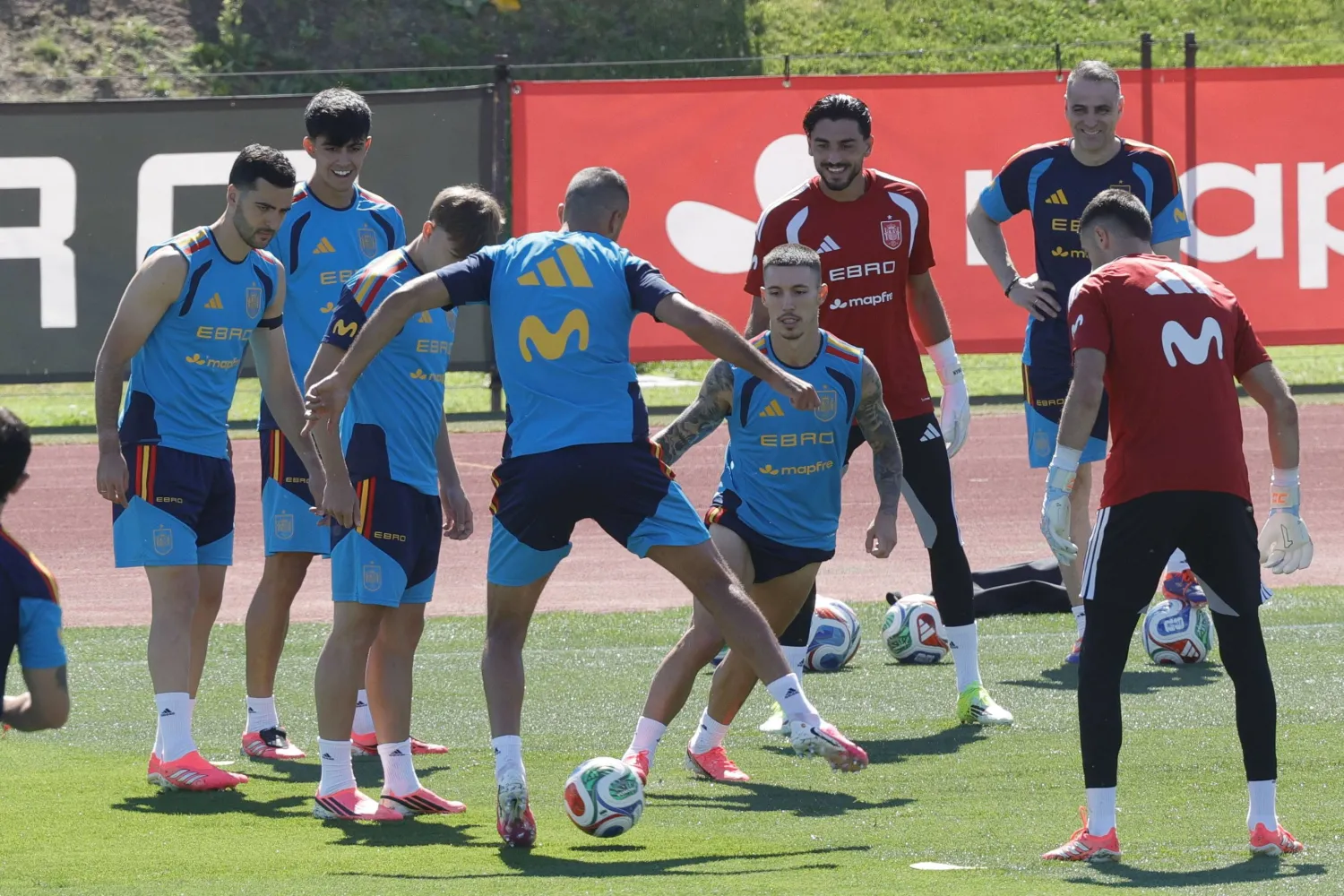 لاعبو المنتخب الإسباني مطالبون بتأكيد جدارتهم كمرشح أول للفوز بالمونديال (ا ب ا)