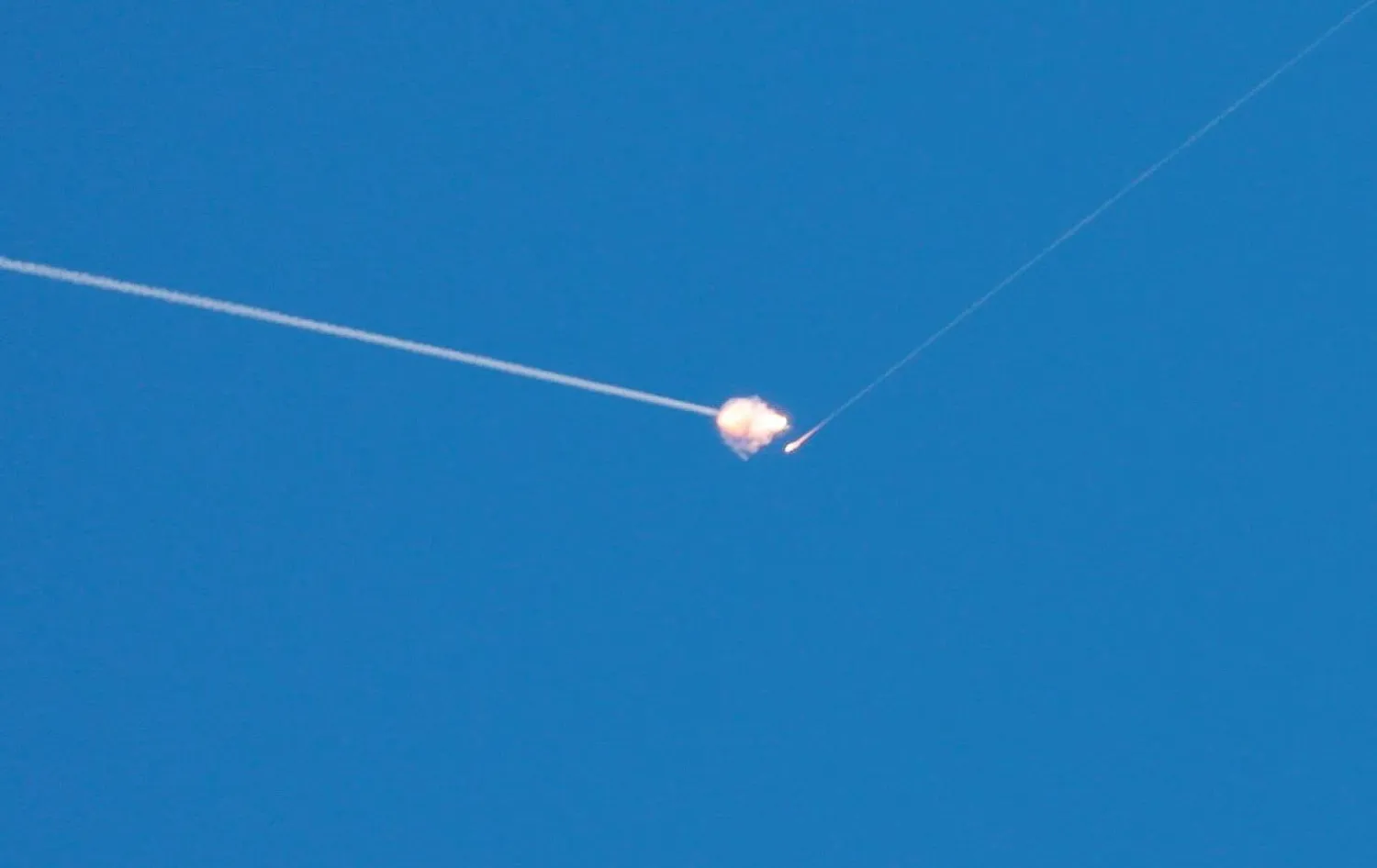  Israeli anti-air defense system interceptors, after missiles were launched towards Israel from Iran, as seen from Ramallah, in the Israeli-occupied West Bank, Jun 8, 2026. (Reuters)