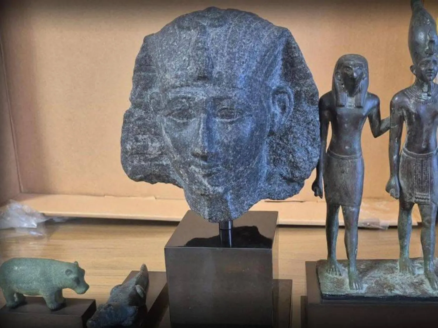 القطع الأثرية المستردة من أميركا (وزارة السياحة والآثار المصرية)