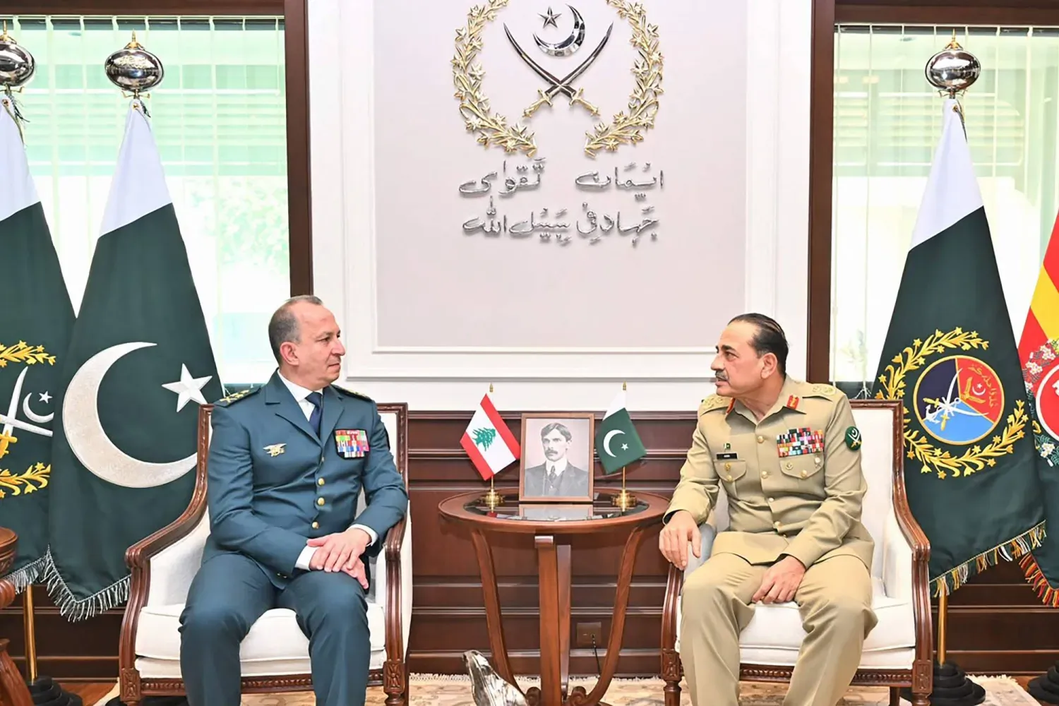 Munir ve Heykel bugün Pakistan'da yaptıkları görüşmede (AFP)