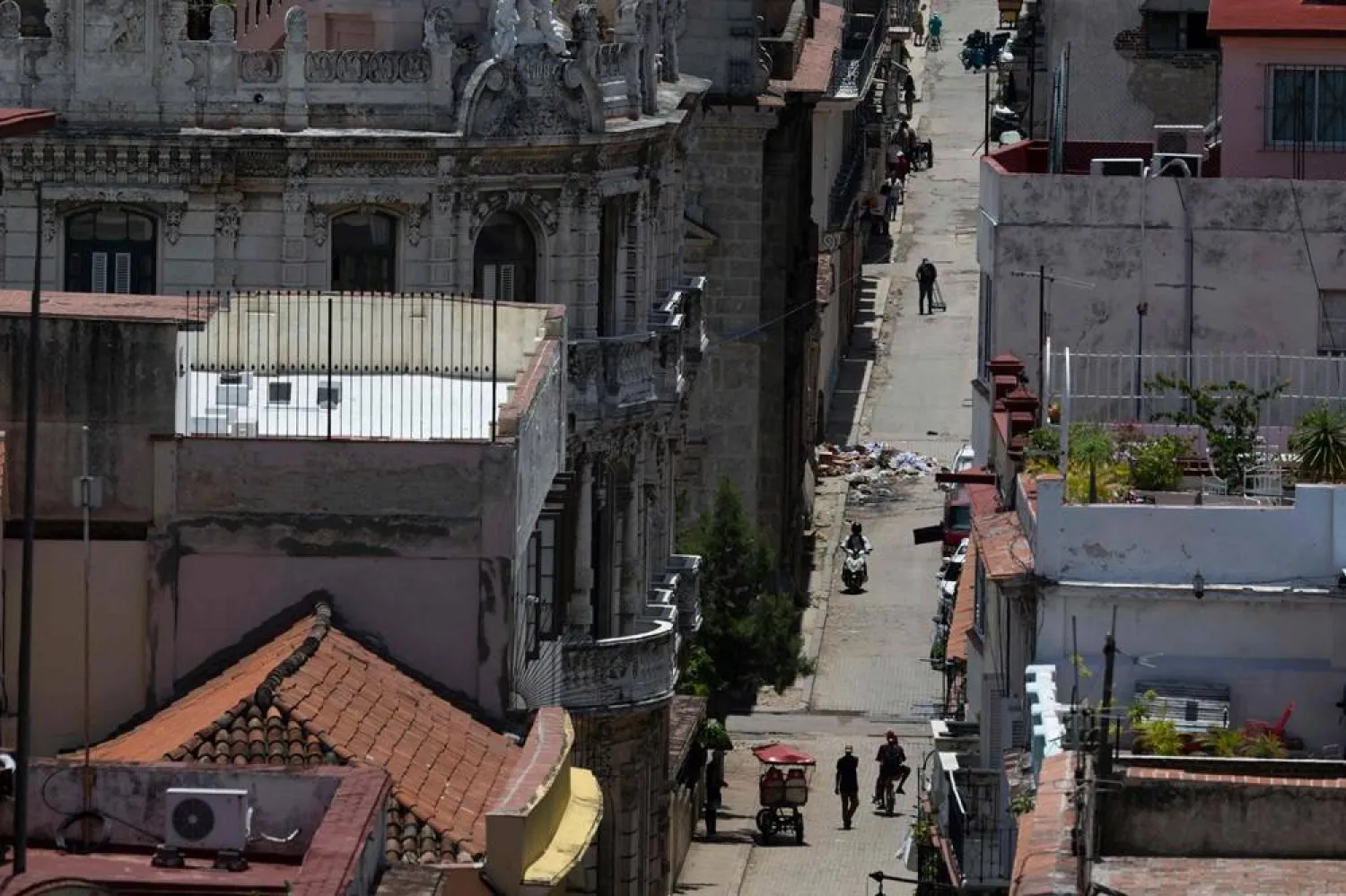View of Havana on June 08, 2026, during a tremor caused by a 6.1-magnitude earthquake. (AFP) 