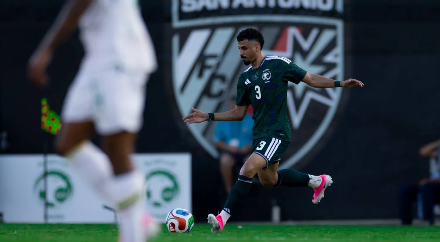 علي لاجامي شارك كلاعب بديل في ودية السنغال (المنتخب السعودي) 