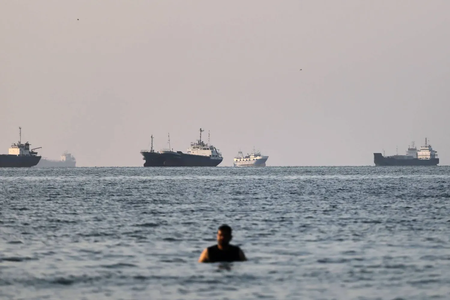 İran'ın Bandar Abbas şehrinden Hürmüz Boğazı (AP)