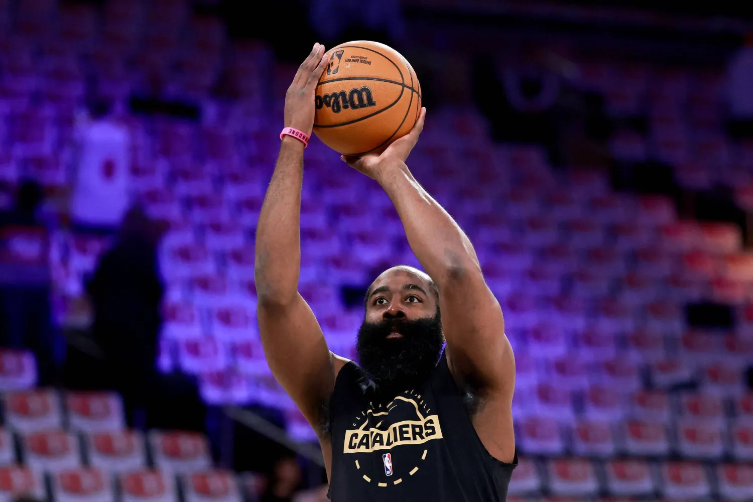 نجم كرة السلة الأميركي جيمس هاردن (أ.ف.ب)