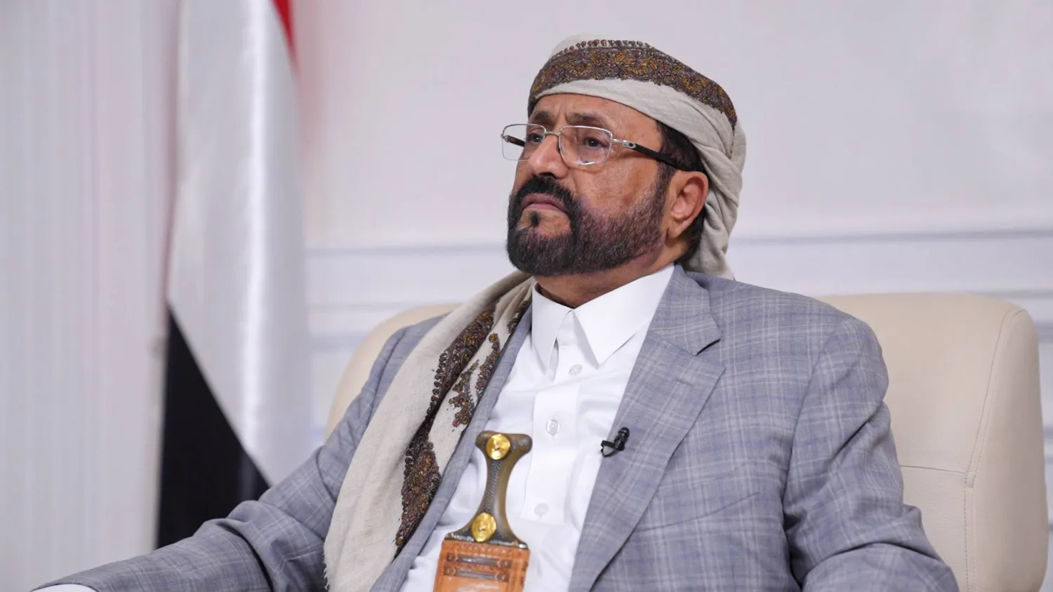 أكد اللواء سلطان العرادة أن السعودية جنّبت اليمن حرباً أهلية جديدة (الشرق الأوسط)